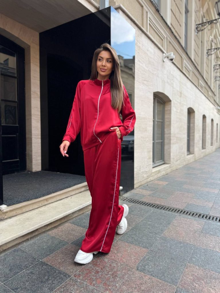 Шовковий літній костюм-двійка «Silk Luxury» з широкими штанами палаццо та олімпійкою на блискавці