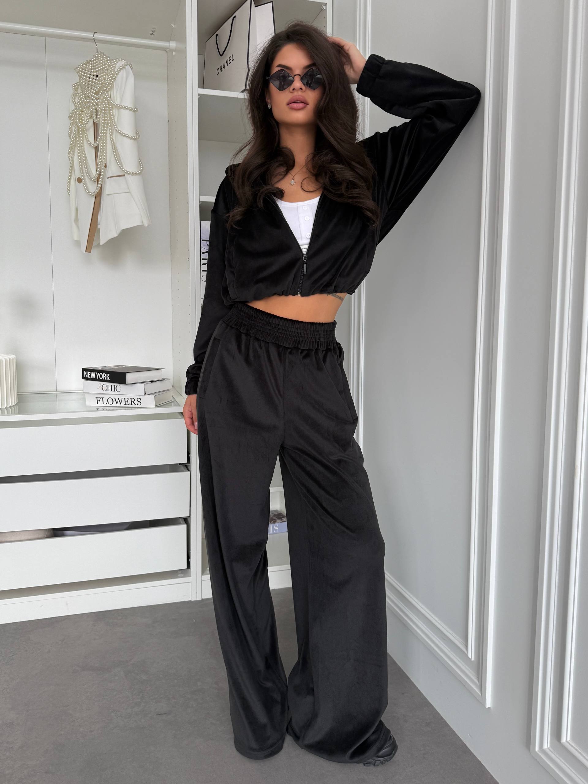 Жіночий велюровий костюм-трійка «Velvet Chic» - Зображення 4