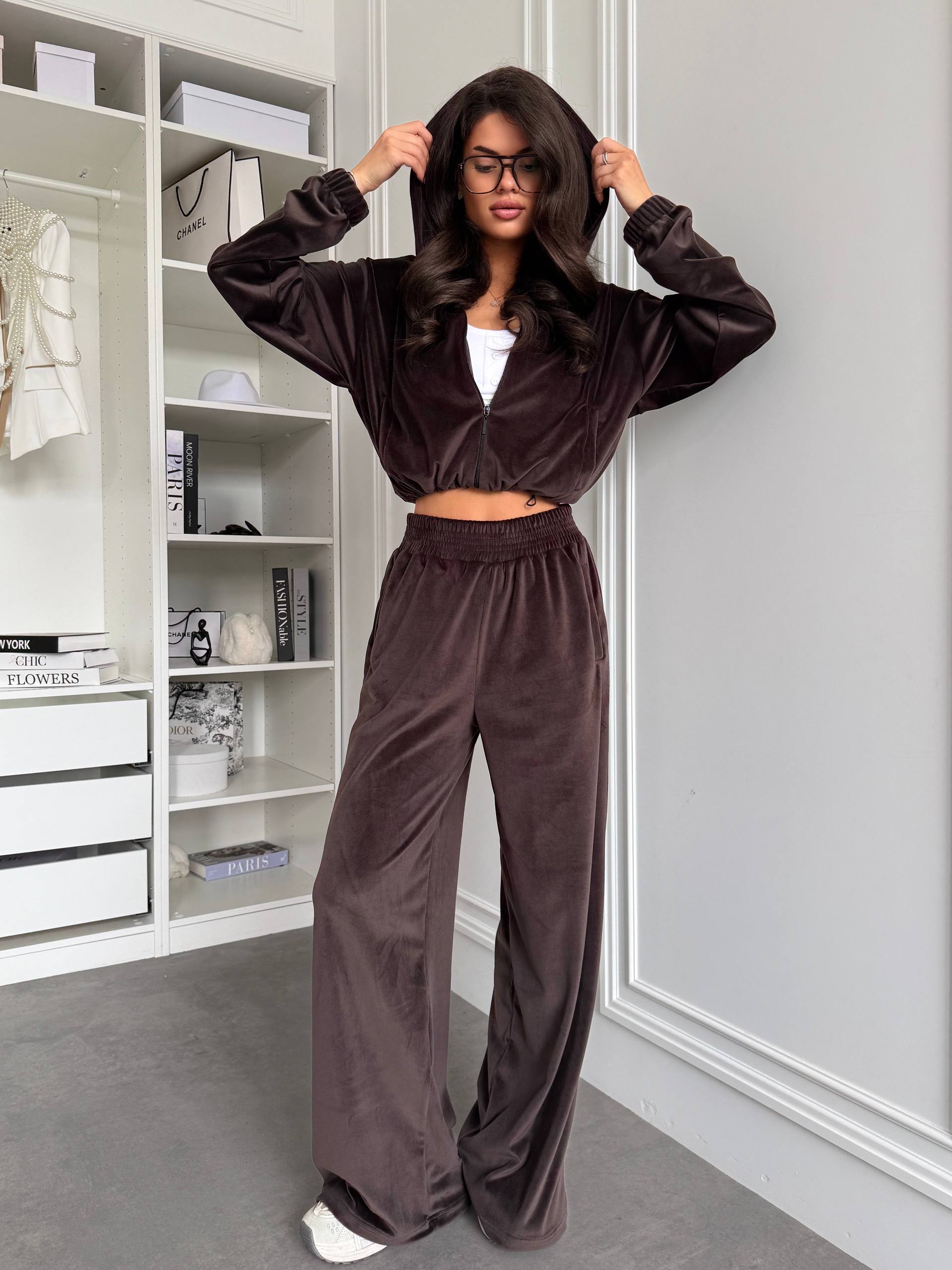 Жіночий велюровий костюм-трійка «Velvet Chic» - Зображення 7